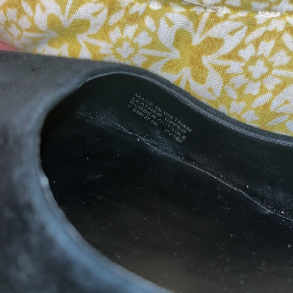 Michael Kors size 7.5/EUR 37.5 black leather/suede pumps - Picture 7 of 8